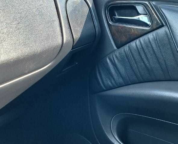 Черный Мерседес МЛ 350, объемом двигателя 3.7 л и пробегом 325 тыс. км за 5555 $, фото 19 на Automoto.ua