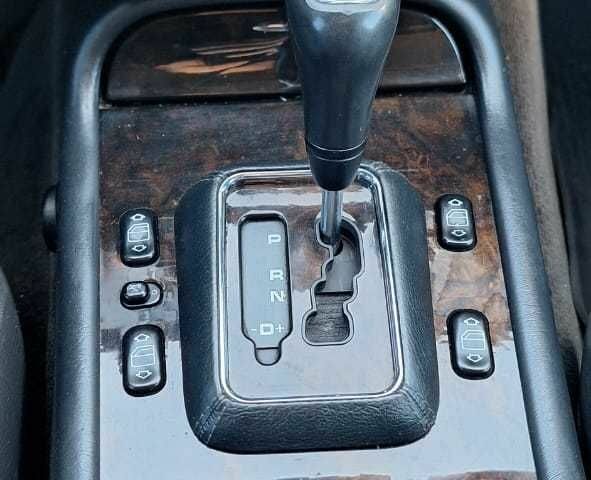 Черный Мерседес МЛ 350, объемом двигателя 3.7 л и пробегом 325 тыс. км за 5555 $, фото 16 на Automoto.ua