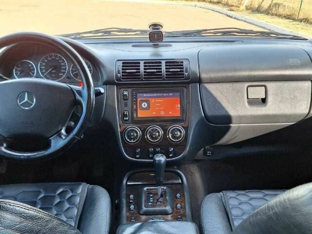 Черный Мерседес МЛ 350, объемом двигателя 3.7 л и пробегом 325 тыс. км за 5555 $, фото 11 на Automoto.ua