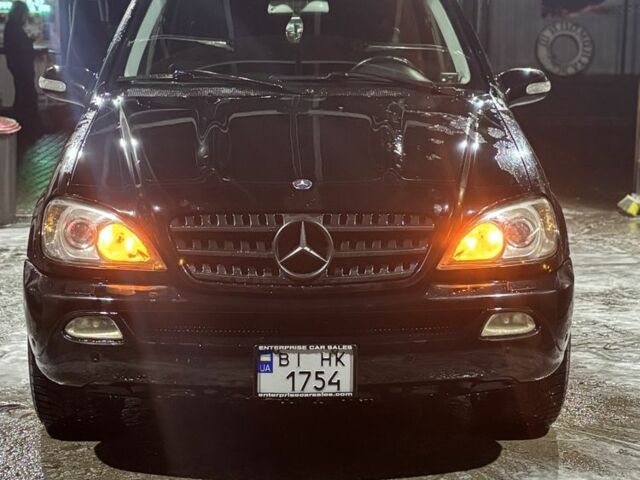 Черный Мерседес МЛ 350, объемом двигателя 3.7 л и пробегом 270 тыс. км за 8999 $, фото 5 на Automoto.ua