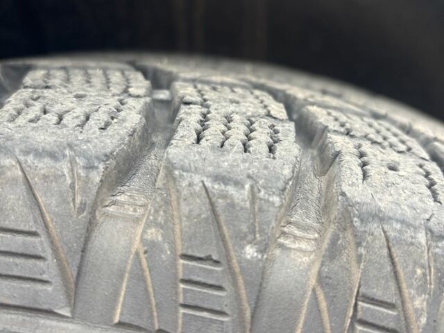 Черный Мерседес МЛ 350, объемом двигателя 3.7 л и пробегом 270 тыс. км за 8999 $, фото 12 на Automoto.ua