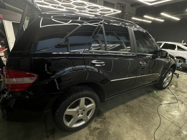 Чорний Мерседес МЛ 350, об'ємом двигуна 3.5 л та пробігом 270 тис. км за 10800 $, фото 5 на Automoto.ua