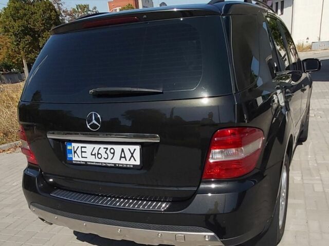 Чорний Мерседес МЛ 350, об'ємом двигуна 3.5 л та пробігом 132 тис. км за 14200 $, фото 1 на Automoto.ua