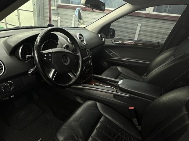 Чорний Мерседес МЛ 350, об'ємом двигуна 3.5 л та пробігом 270 тис. км за 10800 $, фото 1 на Automoto.ua