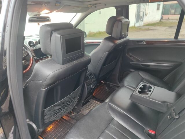 Черный Мерседес МЛ 350, объемом двигателя 3.5 л и пробегом 400 тыс. км за 11000 $, фото 5 на Automoto.ua