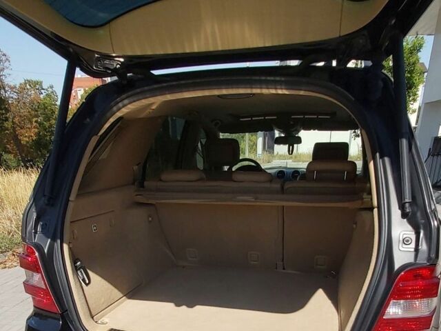 Чорний Мерседес МЛ 350, об'ємом двигуна 3.5 л та пробігом 132 тис. км за 14200 $, фото 3 на Automoto.ua