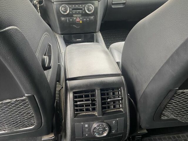 Черный Мерседес МЛ 350, объемом двигателя 3.5 л и пробегом 2 тыс. км за 10200 $, фото 7 на Automoto.ua