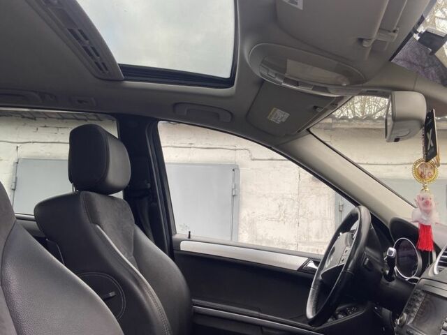 Черный Мерседес МЛ 350, объемом двигателя 3.5 л и пробегом 2 тыс. км за 10200 $, фото 10 на Automoto.ua