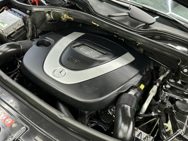 Чорний Мерседес МЛ 350, об'ємом двигуна 3.5 л та пробігом 270 тис. км за 10800 $, фото 4 на Automoto.ua