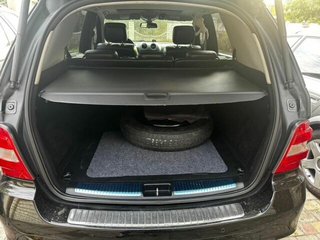 Чорний Мерседес МЛ 350, об'ємом двигуна 3.5 л та пробігом 270 тис. км за 10800 $, фото 7 на Automoto.ua