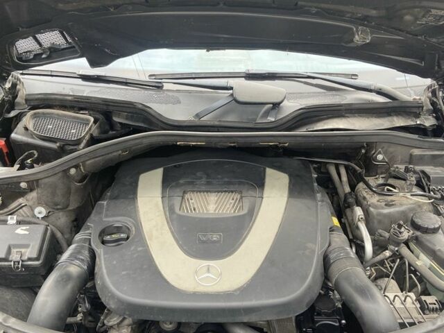 Черный Мерседес МЛ 350, объемом двигателя 3.5 л и пробегом 2 тыс. км за 10200 $, фото 11 на Automoto.ua