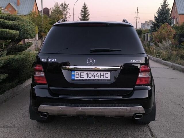 Черный Мерседес МЛ 350, объемом двигателя 3.5 л и пробегом 184 тыс. км за 13900 $, фото 5 на Automoto.ua