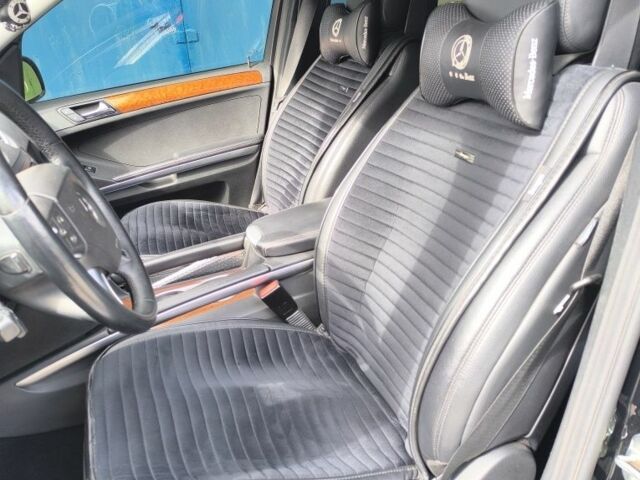 Черный Мерседес МЛ 350, объемом двигателя 3.5 л и пробегом 184 тыс. км за 13900 $, фото 10 на Automoto.ua