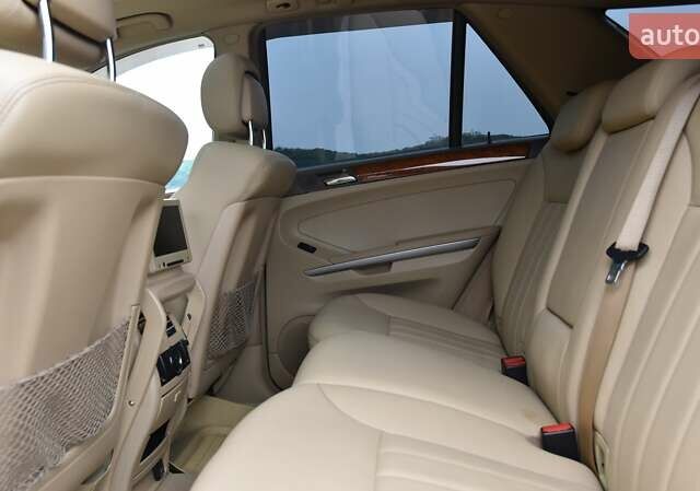 Чорний Мерседес МЛ 350, об'ємом двигуна 3.5 л та пробігом 159 тис. км за 14900 $, фото 12 на Automoto.ua