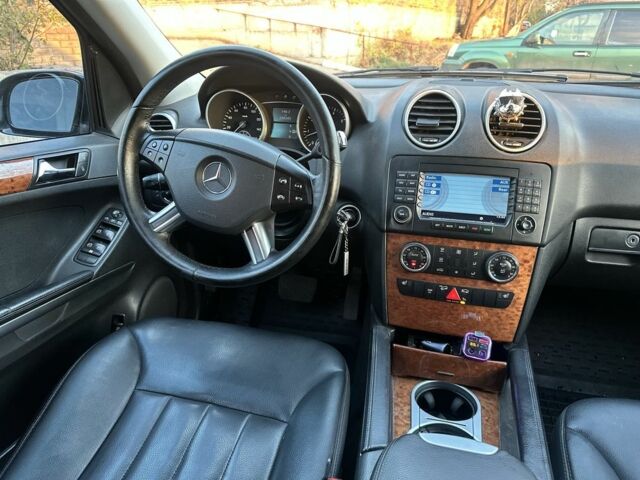 Чорний Мерседес МЛ 350, об'ємом двигуна 3.5 л та пробігом 230 тис. км за 7250 $, фото 6 на Automoto.ua