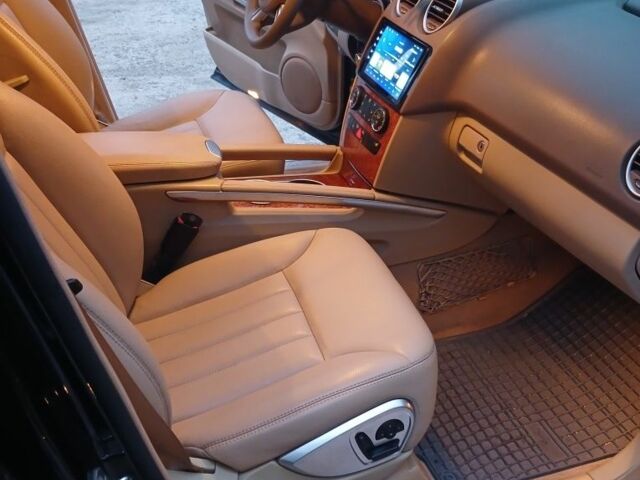 Черный Мерседес МЛ 350, объемом двигателя 3.5 л и пробегом 234 тыс. км за 13500 $, фото 17 на Automoto.ua