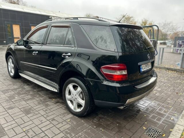 Чорний Мерседес МЛ 350, об'ємом двигуна 3.5 л та пробігом 276 тис. км за 10500 $, фото 3 на Automoto.ua