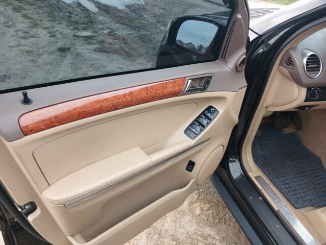 Черный Мерседес МЛ 350, объемом двигателя 3.5 л и пробегом 234 тыс. км за 13500 $, фото 9 на Automoto.ua