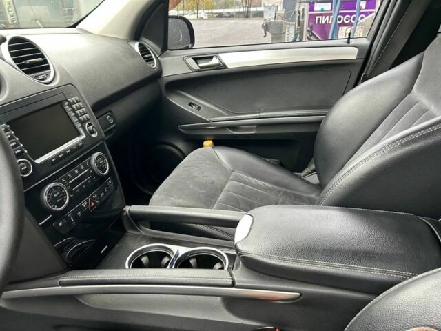 Чорний Мерседес МЛ 350, об'ємом двигуна 3.5 л та пробігом 276 тис. км за 10500 $, фото 7 на Automoto.ua