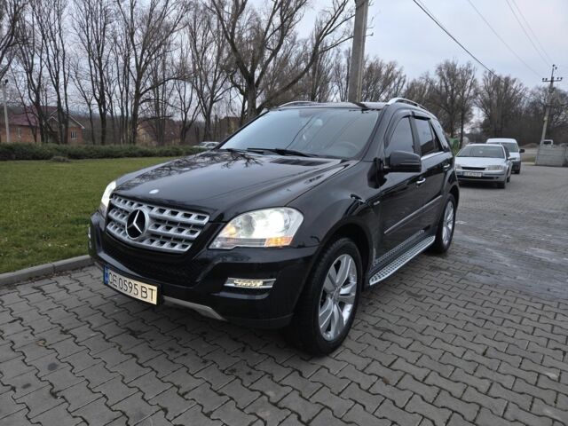 Черный Мерседес МЛ 350, объемом двигателя 3 л и пробегом 334 тыс. км за 17300 $, фото 4 на Automoto.ua
