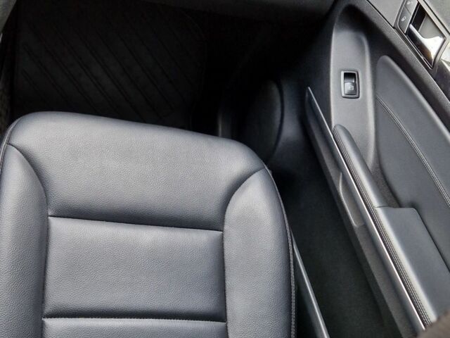 Черный Мерседес МЛ 350, объемом двигателя 3 л и пробегом 334 тыс. км за 17300 $, фото 7 на Automoto.ua