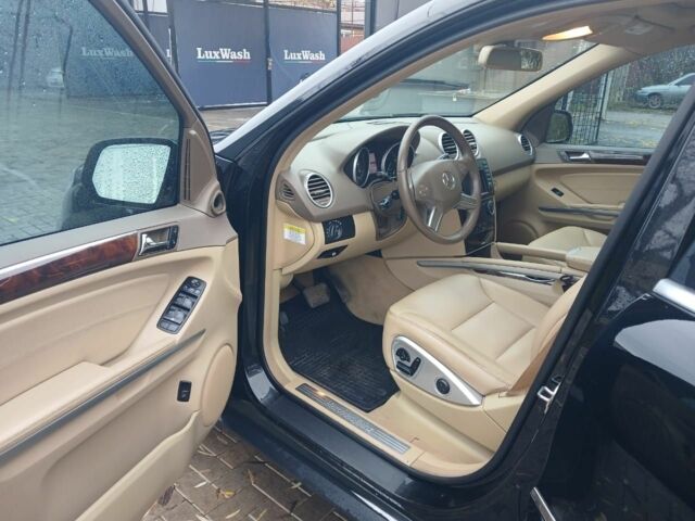 Чорний Мерседес МЛ 350, об'ємом двигуна 3 л та пробігом 345 тис. км за 13500 $, фото 11 на Automoto.ua