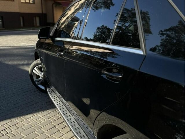 Мерседес МЛ 350 2011 в Ровно на Automoto.ua Черный Мерседес МЛ 350, объемом двигателя 3 л и пробегом 260 тыс. км за 20000 $, фото 12 на Automoto.ua