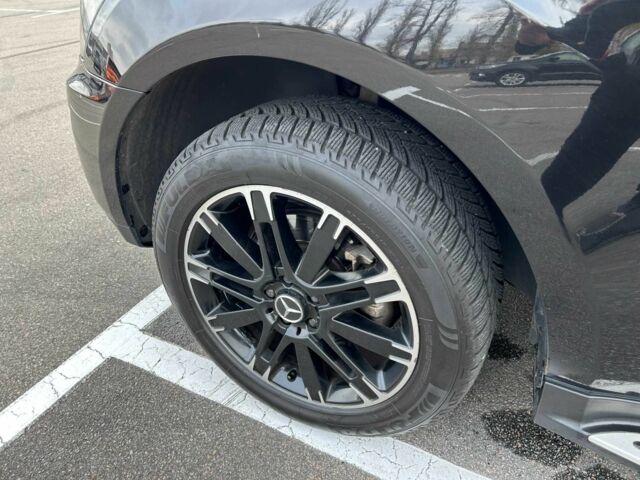 Черный Мерседес МЛ 350, объемом двигателя 3.5 л и пробегом 128 тыс. км за 15200 $, фото 10 на Automoto.ua