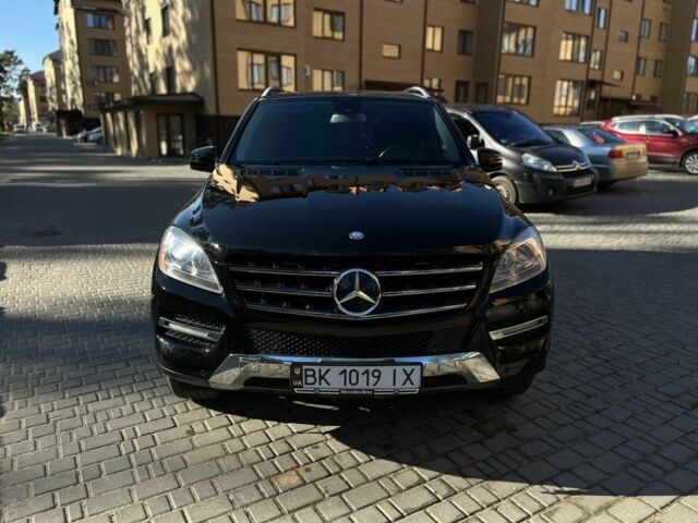 Мерседес МЛ 350 2011 в Ровно на Automoto.ua Черный Мерседес МЛ 350, объемом двигателя 3 л и пробегом 260 тыс. км за 20000 $, фото 2 на Automoto.ua