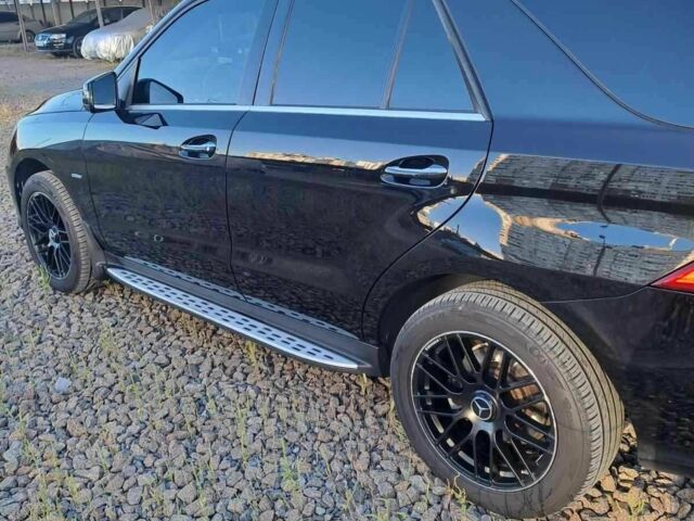 Чорний Мерседес МЛ 350, об'ємом двигуна 3.5 л та пробігом 161 тис. км за 18499 $, фото 2 на Automoto.ua