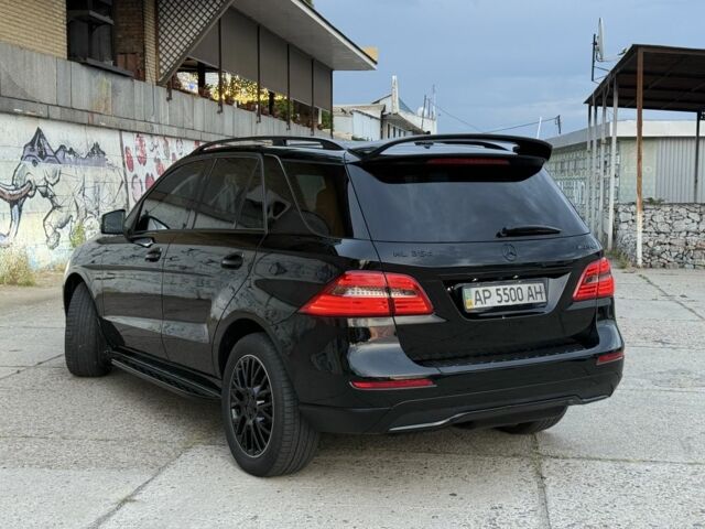 Черный Мерседес МЛ 350, объемом двигателя 3 л и пробегом 260 тыс. км за 15000 $, фото 4 на Automoto.ua