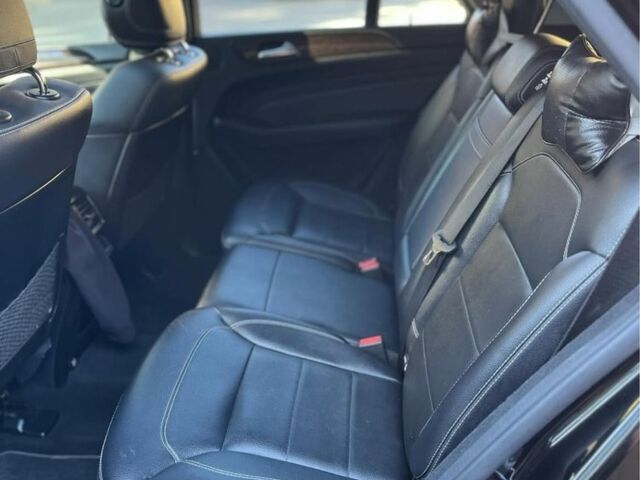 Мерседес МЛ 350 2011 в Ровно на Automoto.ua Черный Мерседес МЛ 350, объемом двигателя 3 л и пробегом 260 тыс. км за 20000 $, фото 8 на Automoto.ua