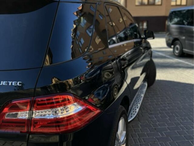 Мерседес МЛ 350 2011 в Ровно на Automoto.ua Черный Мерседес МЛ 350, объемом двигателя 3 л и пробегом 260 тыс. км за 20000 $, фото 10 на Automoto.ua