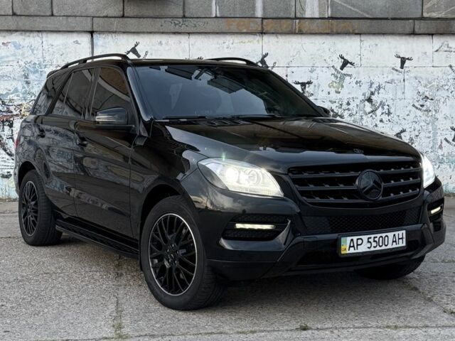 Черный Мерседес МЛ 350, объемом двигателя 3 л и пробегом 260 тыс. км за 15000 $, фото 5 на Automoto.ua