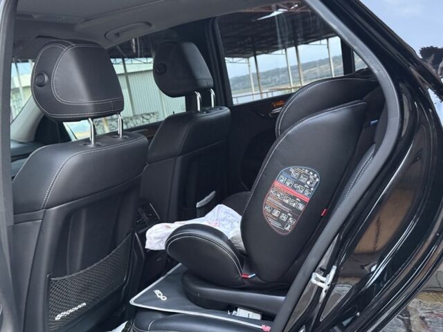 Черный Мерседес МЛ 350, объемом двигателя 3 л и пробегом 260 тыс. км за 15000 $, фото 1 на Automoto.ua