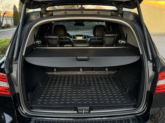 Чорний Мерседес МЛ 350, об'ємом двигуна 3 л та пробігом 274 тис. км за 19700 $, фото 7 на Automoto.ua