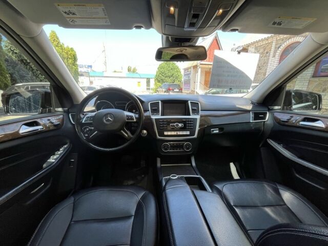 Черный Мерседес МЛ 350, объемом двигателя 3 л и пробегом 293 тыс. км за 24000 $, фото 12 на Automoto.ua