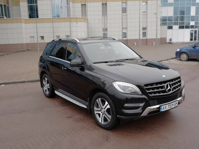 Черный Мерседес МЛ 350, объемом двигателя 3 л и пробегом 255 тыс. км за 25000 $, фото 3 на Automoto.ua