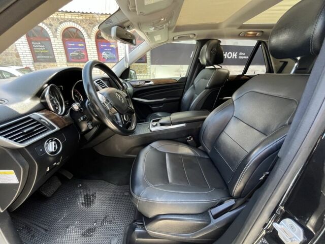 Черный Мерседес МЛ 350, объемом двигателя 3 л и пробегом 293 тыс. км за 24000 $, фото 6 на Automoto.ua