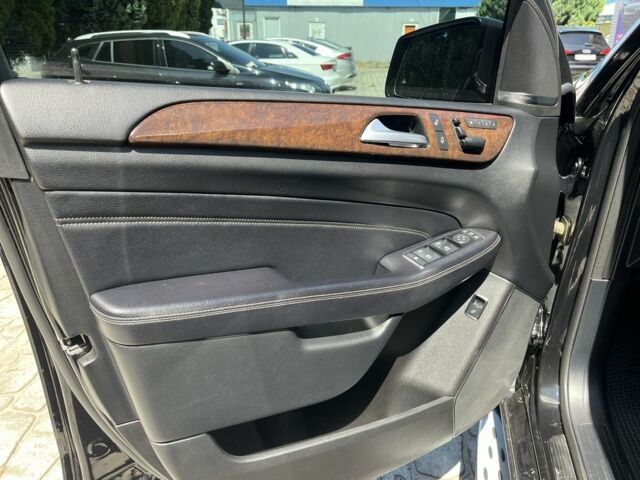 Черный Мерседес МЛ 350, объемом двигателя 3 л и пробегом 293 тыс. км за 24000 $, фото 5 на Automoto.ua