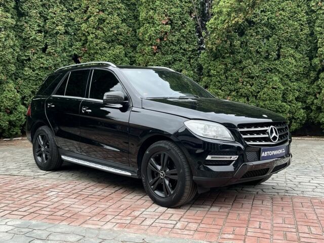 Черный Мерседес МЛ 350, объемом двигателя 3.5 л и пробегом 109 тыс. км за 19800 $, фото 1 на Automoto.ua
