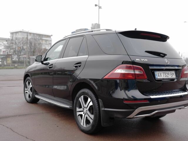 Черный Мерседес МЛ 350, объемом двигателя 3 л и пробегом 255 тыс. км за 25000 $, фото 6 на Automoto.ua