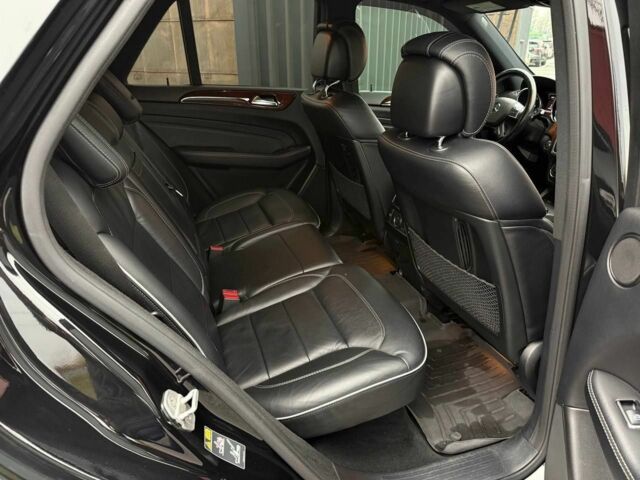 Черный Мерседес МЛ 350, объемом двигателя 3.5 л и пробегом 331 тыс. км за 16950 $, фото 12 на Automoto.ua