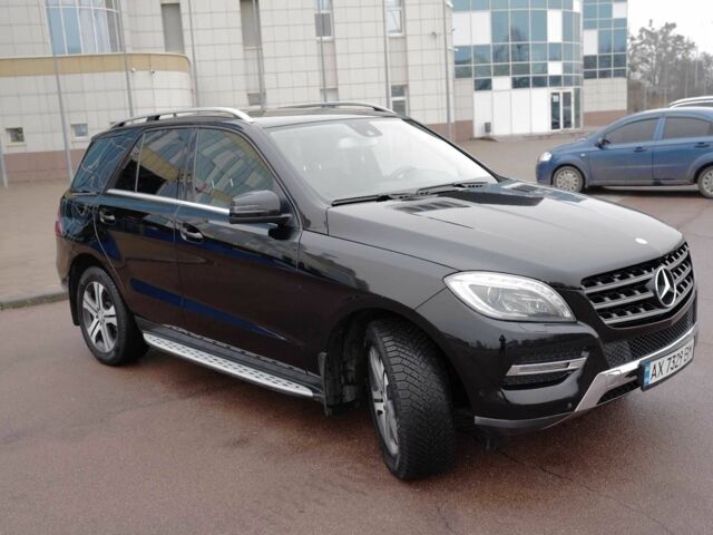 Черный Мерседес МЛ 350, объемом двигателя 3 л и пробегом 255 тыс. км за 25000 $, фото 9 на Automoto.ua