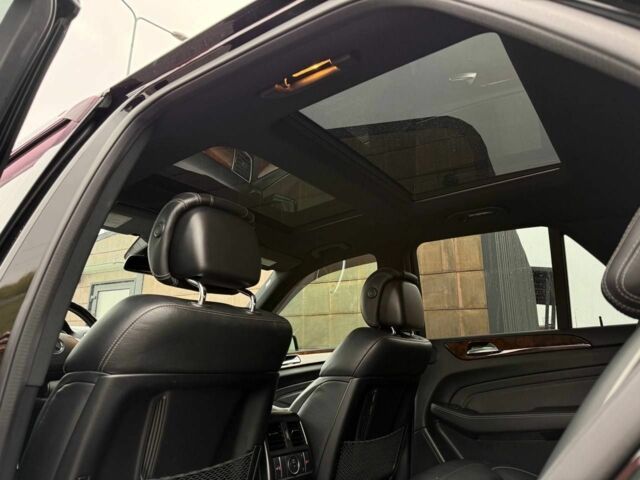 Черный Мерседес МЛ 350, объемом двигателя 3.5 л и пробегом 331 тыс. км за 16950 $, фото 17 на Automoto.ua