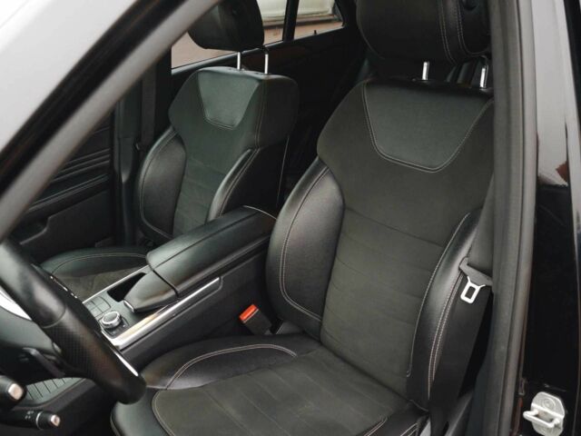 Черный Мерседес МЛ 350, объемом двигателя 3 л и пробегом 255 тыс. км за 25000 $, фото 16 на Automoto.ua