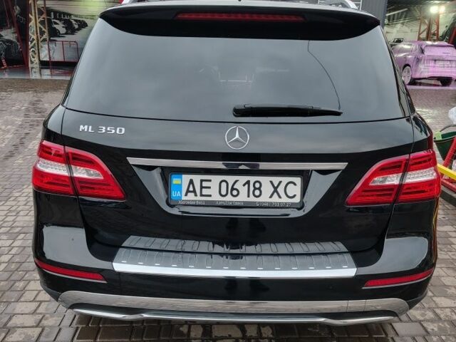 Черный Мерседес МЛ 350, объемом двигателя 3.5 л и пробегом 120 тыс. км за 23000 $, фото 4 на Automoto.ua