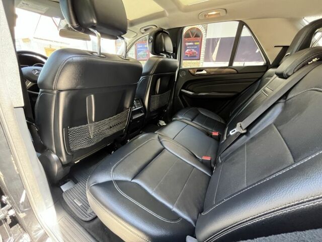 Черный Мерседес МЛ 350, объемом двигателя 3 л и пробегом 293 тыс. км за 24000 $, фото 10 на Automoto.ua