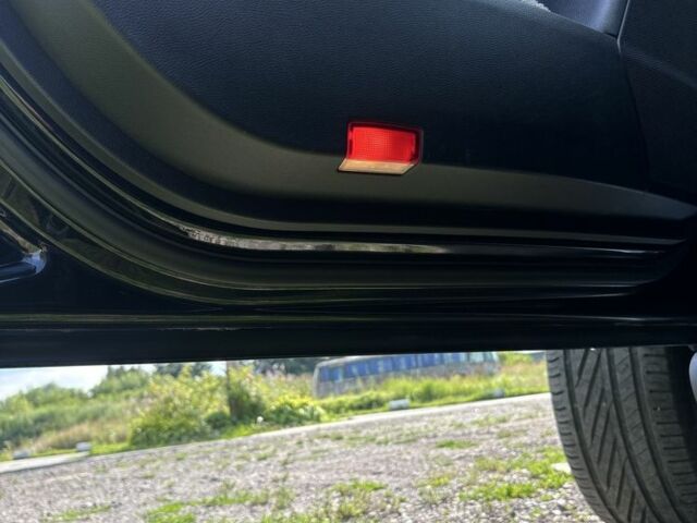 Черный Мерседес МЛ 350, объемом двигателя 3 л и пробегом 350 тыс. км за 29950 $, фото 18 на Automoto.ua