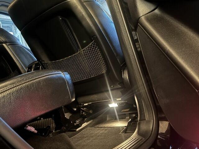 Черный Мерседес МЛ 350, объемом двигателя 3 л и пробегом 350 тыс. км за 29950 $, фото 11 на Automoto.ua